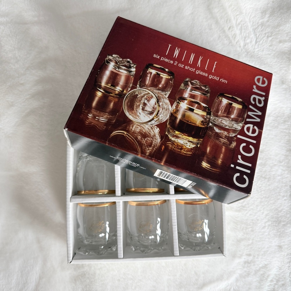 6 Piece 2 ounce Shot Glasses with a Gold Rim